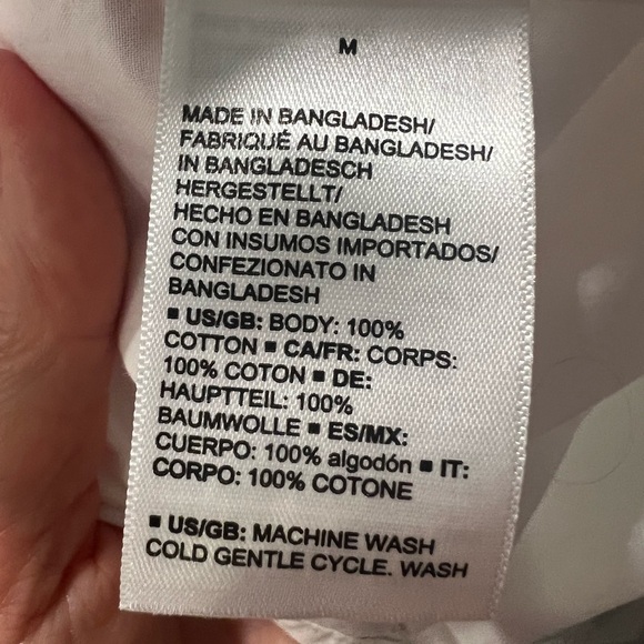 Amazon Essentials Women's Classic-Fit Long-Sleeve Button-Down Poplin Shirt - Picture 6 of 9